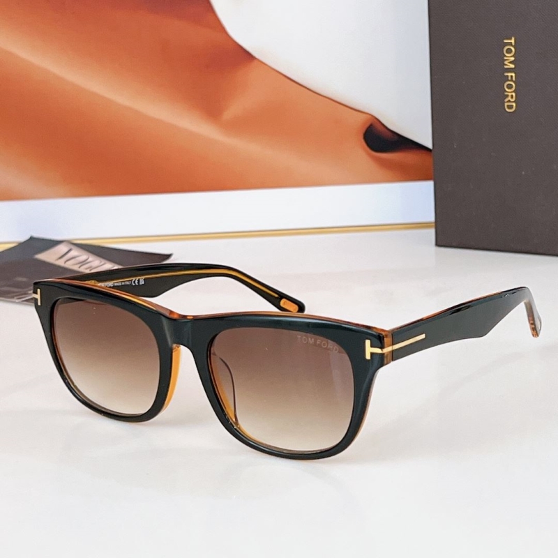 TOM FORD
